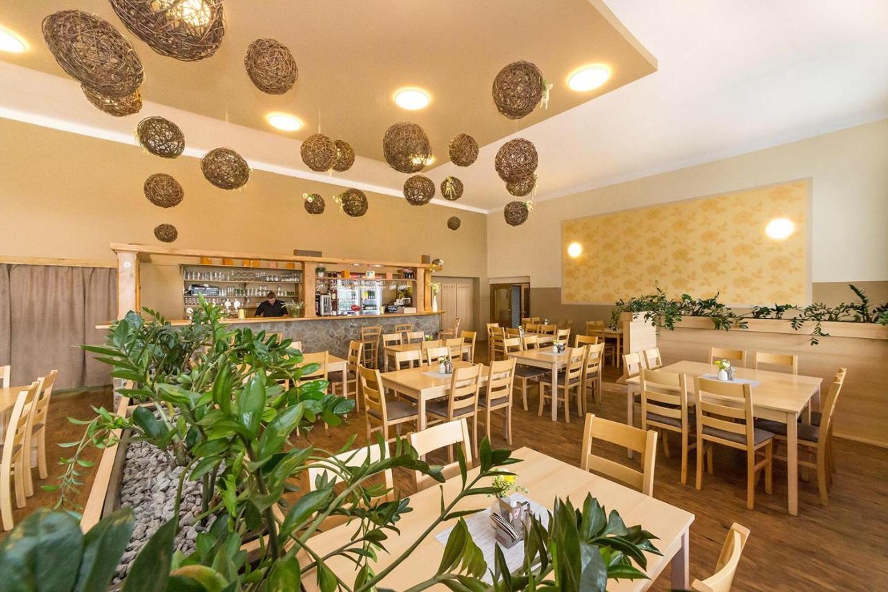 Hotel Racek Černá v Pošumaví Εξωτερικό φωτογραφία